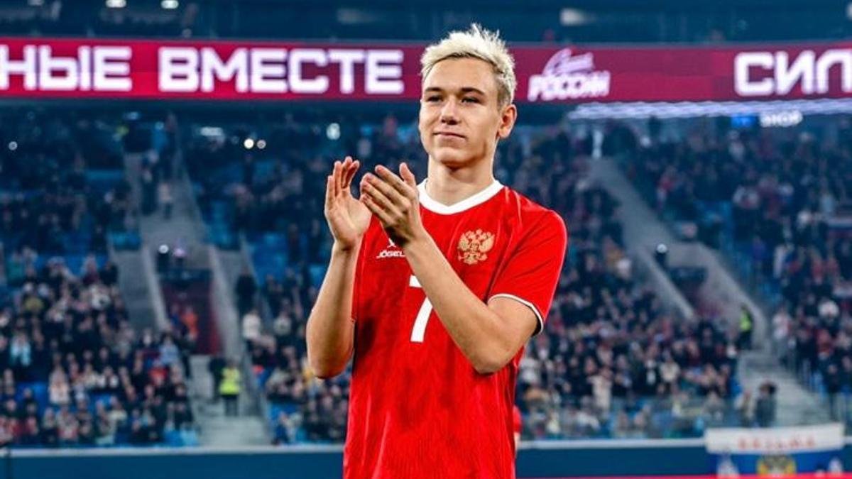 Rusya Milli Takımı, Aleksey Batrakov'u Galatasaray'a uğurladı - Fanatik Gazetesi Galatasaray (GS) Haberleri - Spor