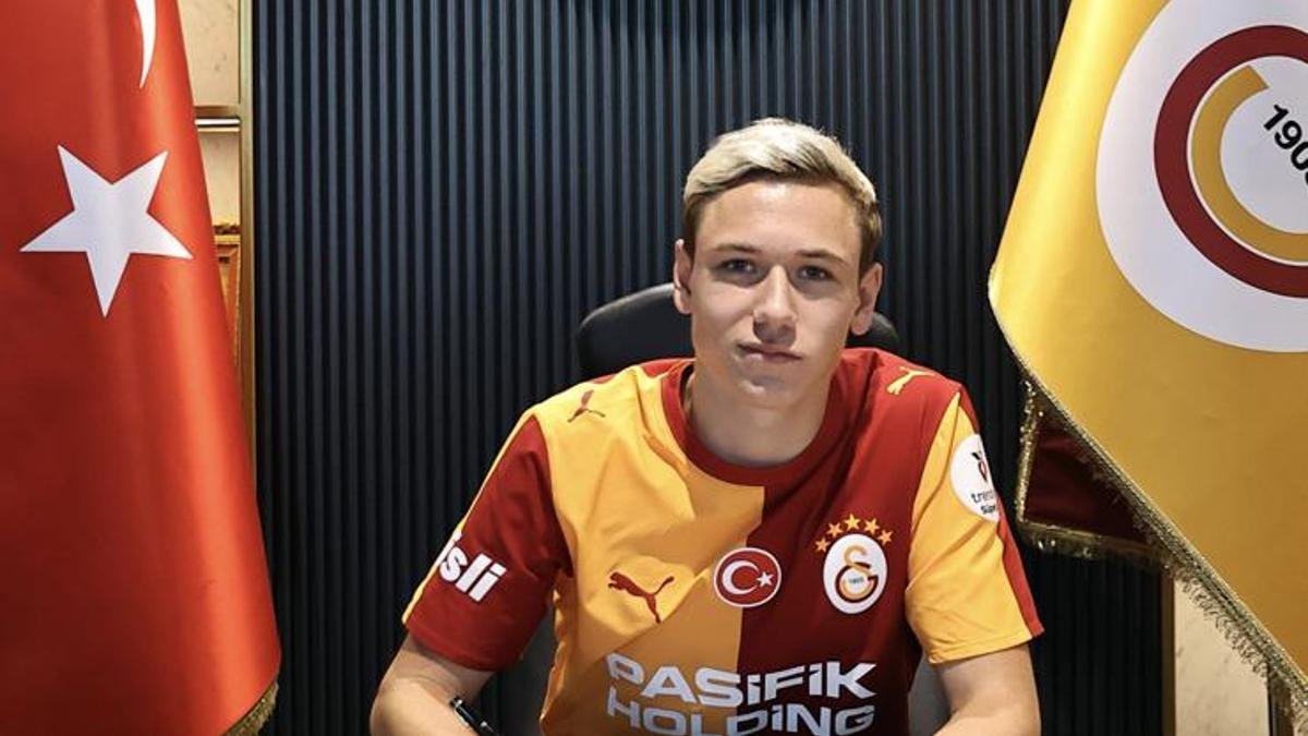 Galatasaray resmen açıkladı! Aleksey Batrakov'un maliyeti belli oldu - Fanatik Gazetesi Galatasaray (GS) Haberleri - Spor