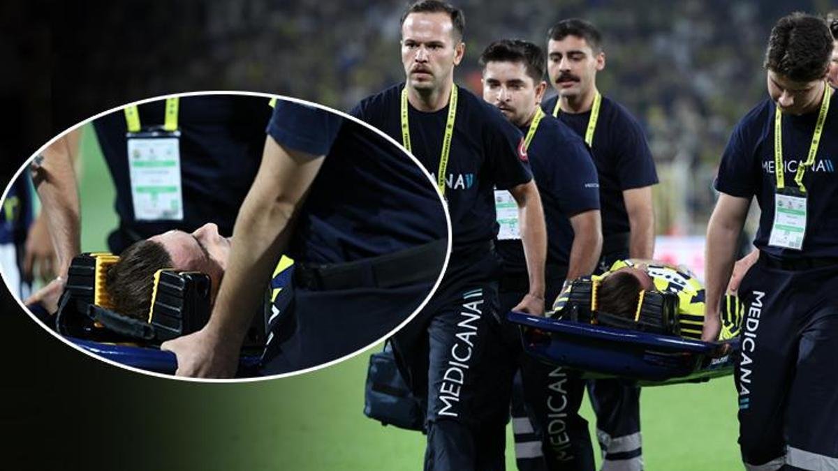 Korkutan anlar! Fenerbahçe'de Kerem Aktürkoğlu sedyeyle sahadan çıkarıldı - Fanatik Gazetesi Fenerbahçe (FB) Haberleri Spor