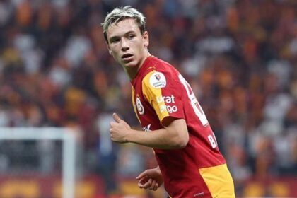 Aleksey Batrakov, Galatasaray formasıyla ilk resmi maçına çıktı - Fanatik Gazetesi Galatasaray (GS) Haberleri - Spor