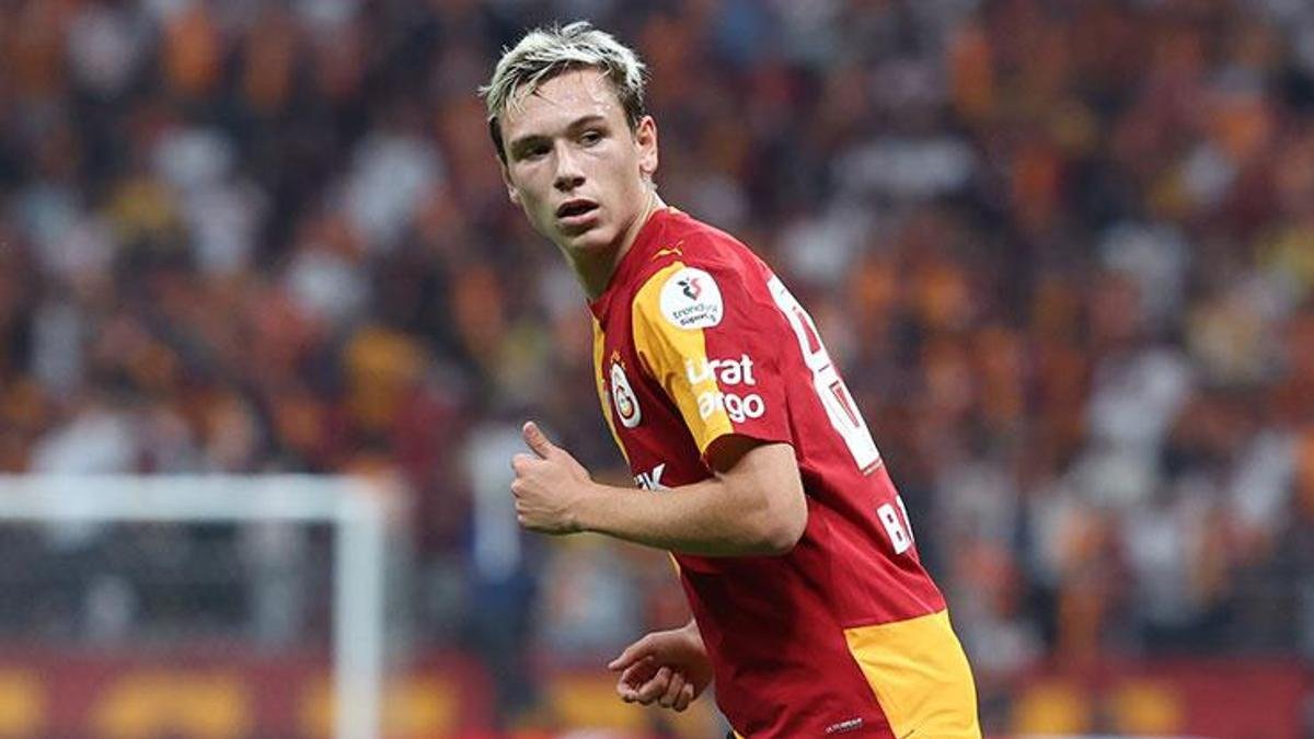 Aleksey Batrakov, Galatasaray formasıyla ilk resmi maçına çıktı - Fanatik Gazetesi Galatasaray (GS) Haberleri - Spor