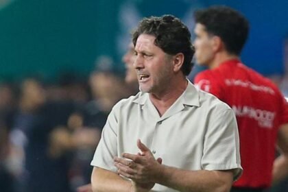 Fatih Tekke’den Amedspor mağlubiyeti sonrası öz eleştiri! 'Sorumlusu benim' - Fanatik Gazetesi Trabzonspor (TS) Haberleri - Spor