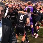 DEV PRİM! Beşiktaş Başkanı Serdal Adalı derbi zaferi sonrası soyunma odasına indi - Fanatik Gazetesi Beşiktaş (BJK) Haberleri - Spor