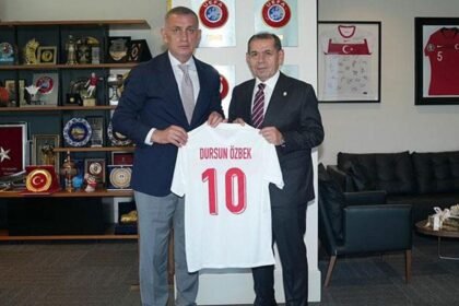 Dursun Özbek ve İbrahim Hacıosmaoğlu bir arada! Galatasaray'dan TFF ziyareti... - Fanatik Gazetesi Galatasaray (GS) Haberleri - Spor