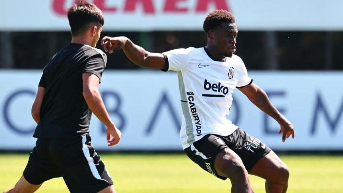 Ernest Poku Beşiktaş - Erzurumspor FK maçında forma bekliyor - Fanatik Gazetesi Beşiktaş (BJK) Haberleri - Spor