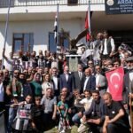Serdal Adalı, Ardahan’ın Beşiktaş Köyü'nde kartal heykeli açtı - Fanatik Gazetesi Beşiktaş (BJK) Haberleri - Spor
