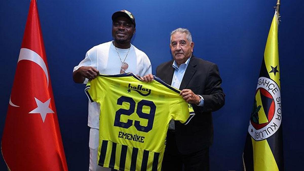 Emmanuel Emenike, Fenerbahçe'yi ziyaret etti - Fanatik Gazetesi Fenerbahçe (FB) Haberleri Spor