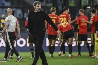 Mark van Bommel'den Trossard ve Lukaku açıklaması! 'Trossard hazır, Lukaku için İstanbul'a gittim' - Fanatik Gazetesi Futbol Haberleri - Spor