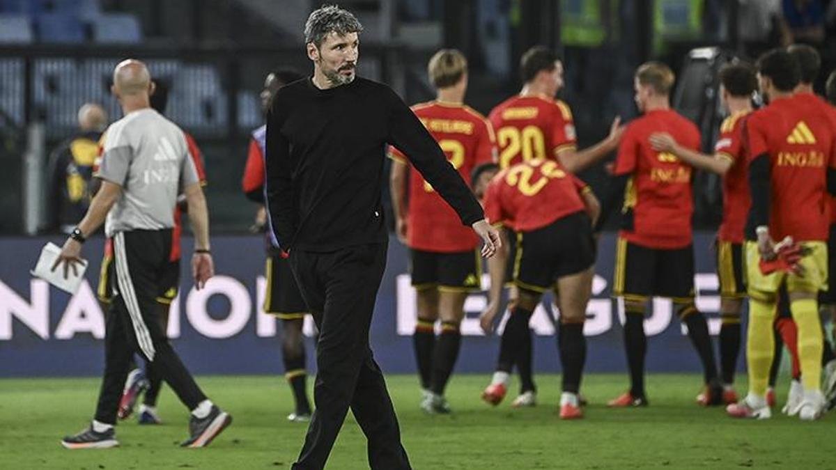 Mark van Bommel'den Trossard ve Lukaku açıklaması! 'Trossard hazır, Lukaku için İstanbul'a gittim' - Fanatik Gazetesi Futbol Haberleri - Spor