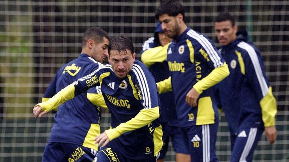Fenerbahçe'de kaptan Mert Hakan Yandaş'a yeşil ışık - Fanatik Gazetesi Fenerbahçe (FB) Haberleri Spor
