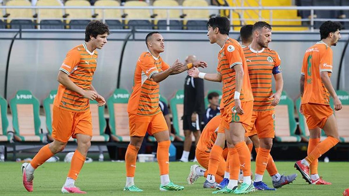 Alanyaspor hazırlık maçında gol şov yaptı - Fanatik Gazetesi Futbol Haberleri - Spor
