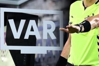 Fenerbahçe - Alanyaspor maçının VAR hakemine verdi veriştirdi: 'Kuralı bilmiyorsa...' - Fanatik Gazetesi Fenerbahçe (FB) Haberleri Spor